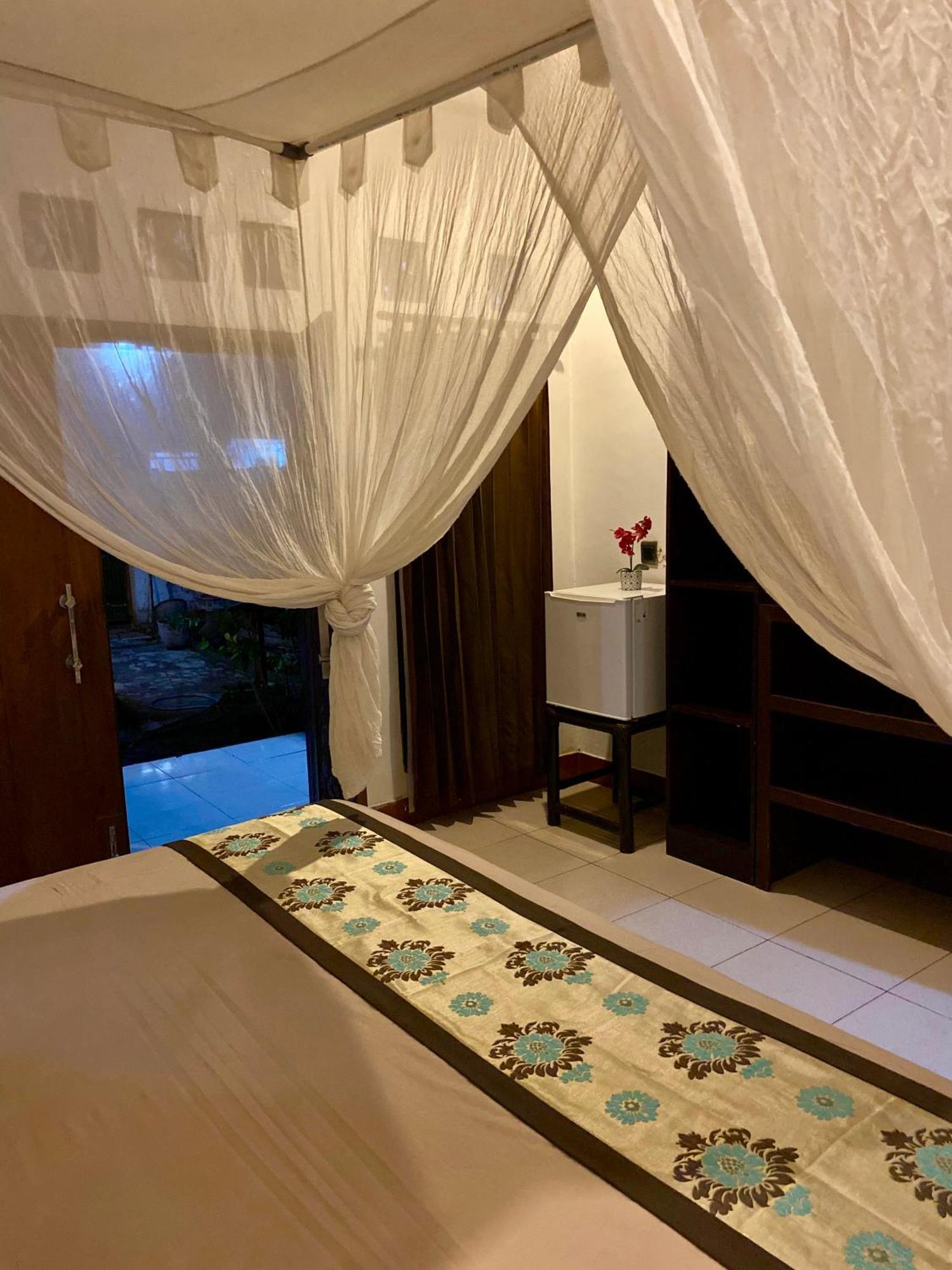 Zoe Bungalows Gili Trawangan Exterior photo
